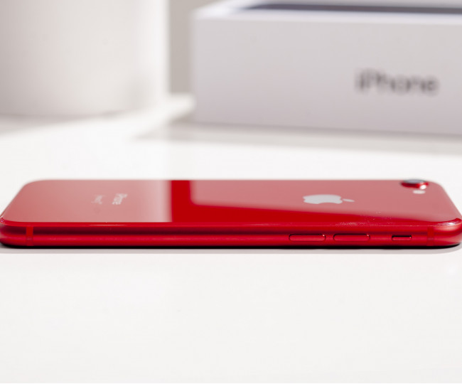 iPhone 8 64GB Red б/у