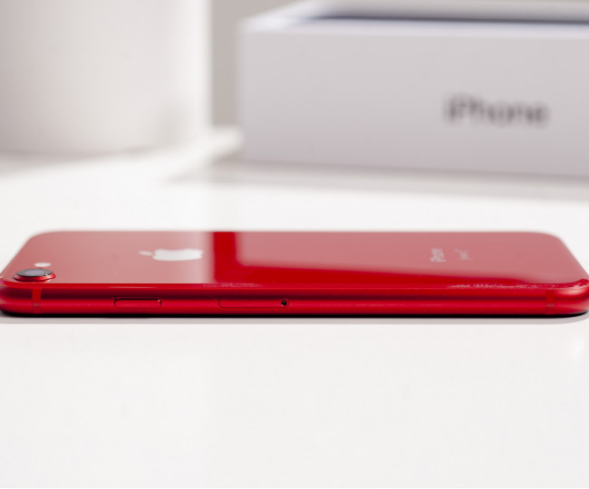 iPhone 8 64GB Red б/у