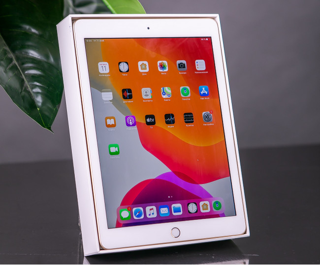 iPad 9.7' (2017)  Wi-Fi, 128gb, Gold б/у