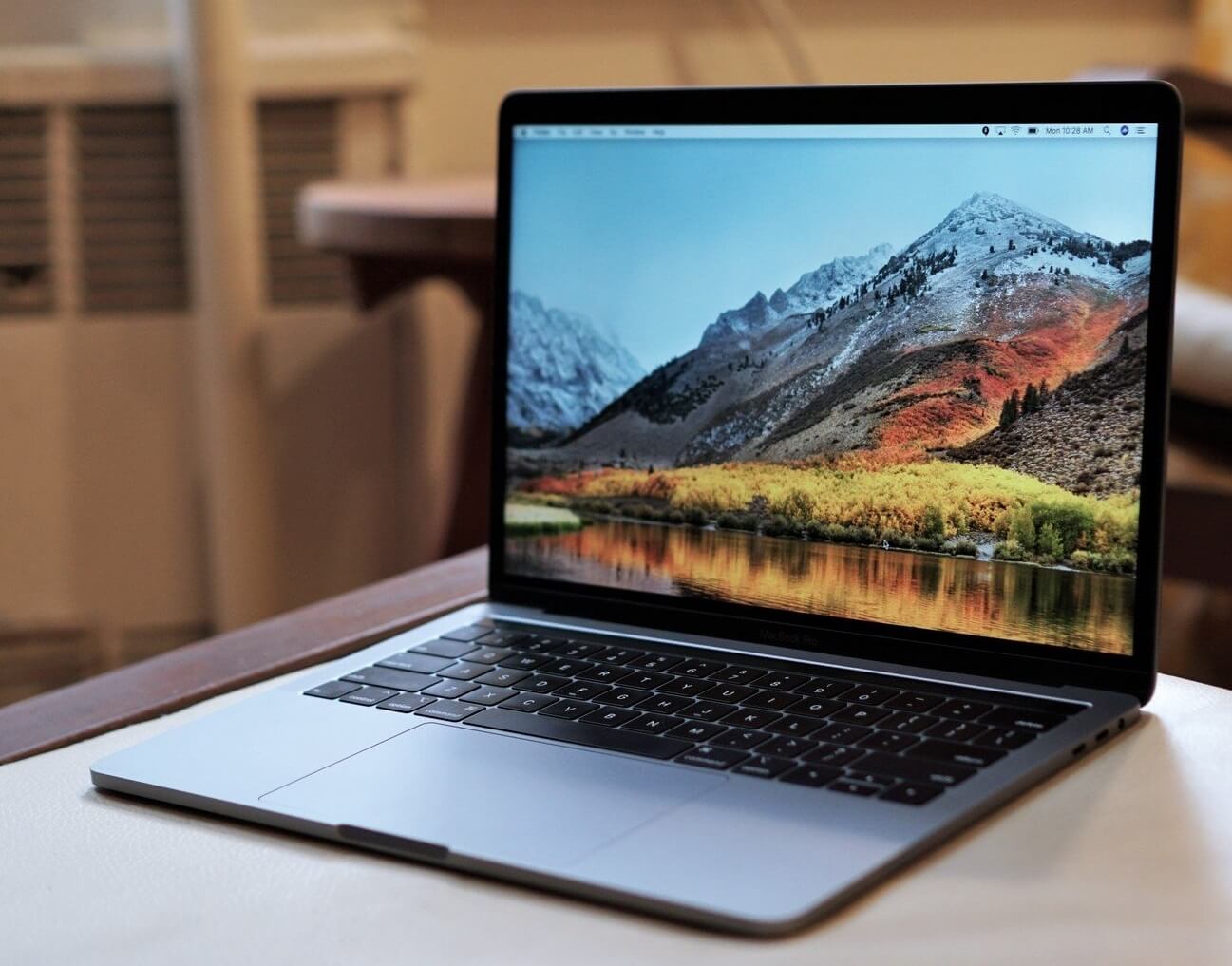 Apple MacBook Pro 13 Silver 2018 (MR9V2)