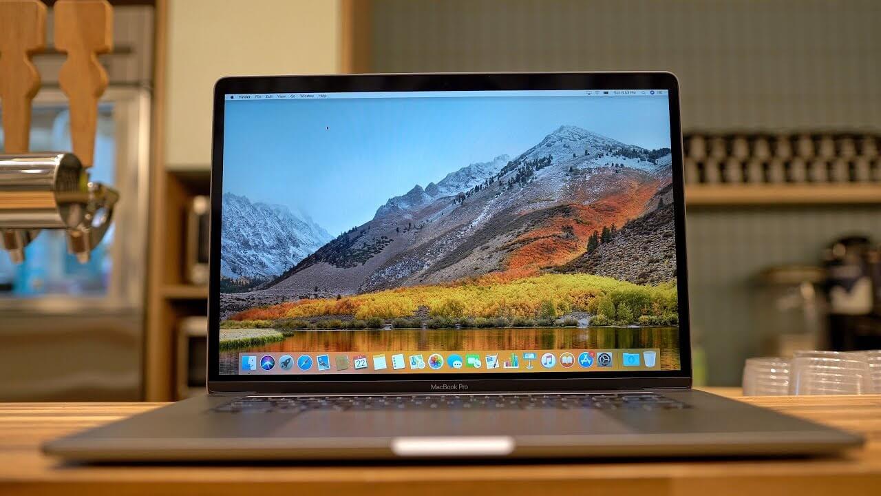 Apple MacBook Pro 15 Silver 2018 (MR962)