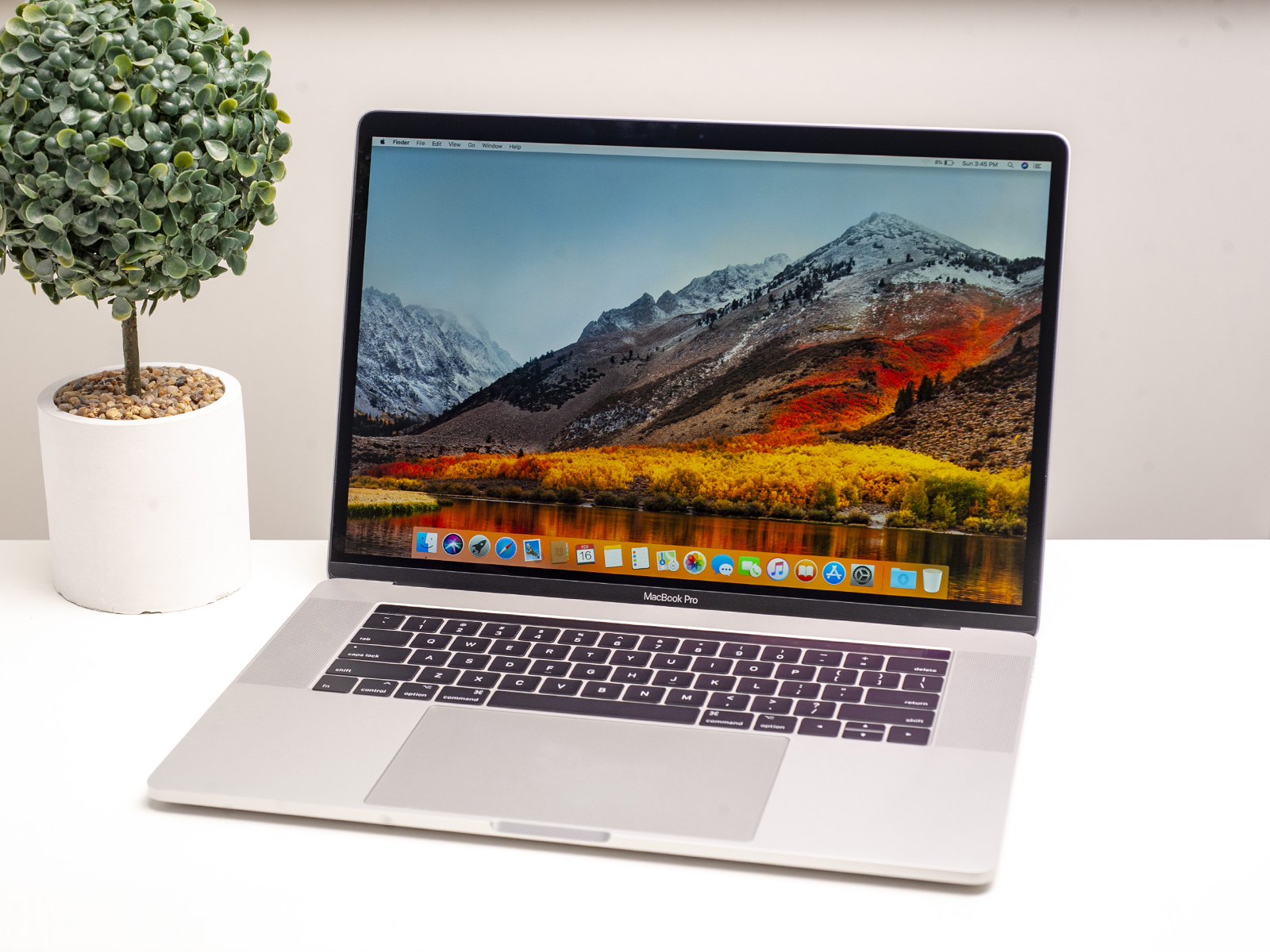 Apple MacBook Pro 15 Silver 2016 (MLW92) б/у