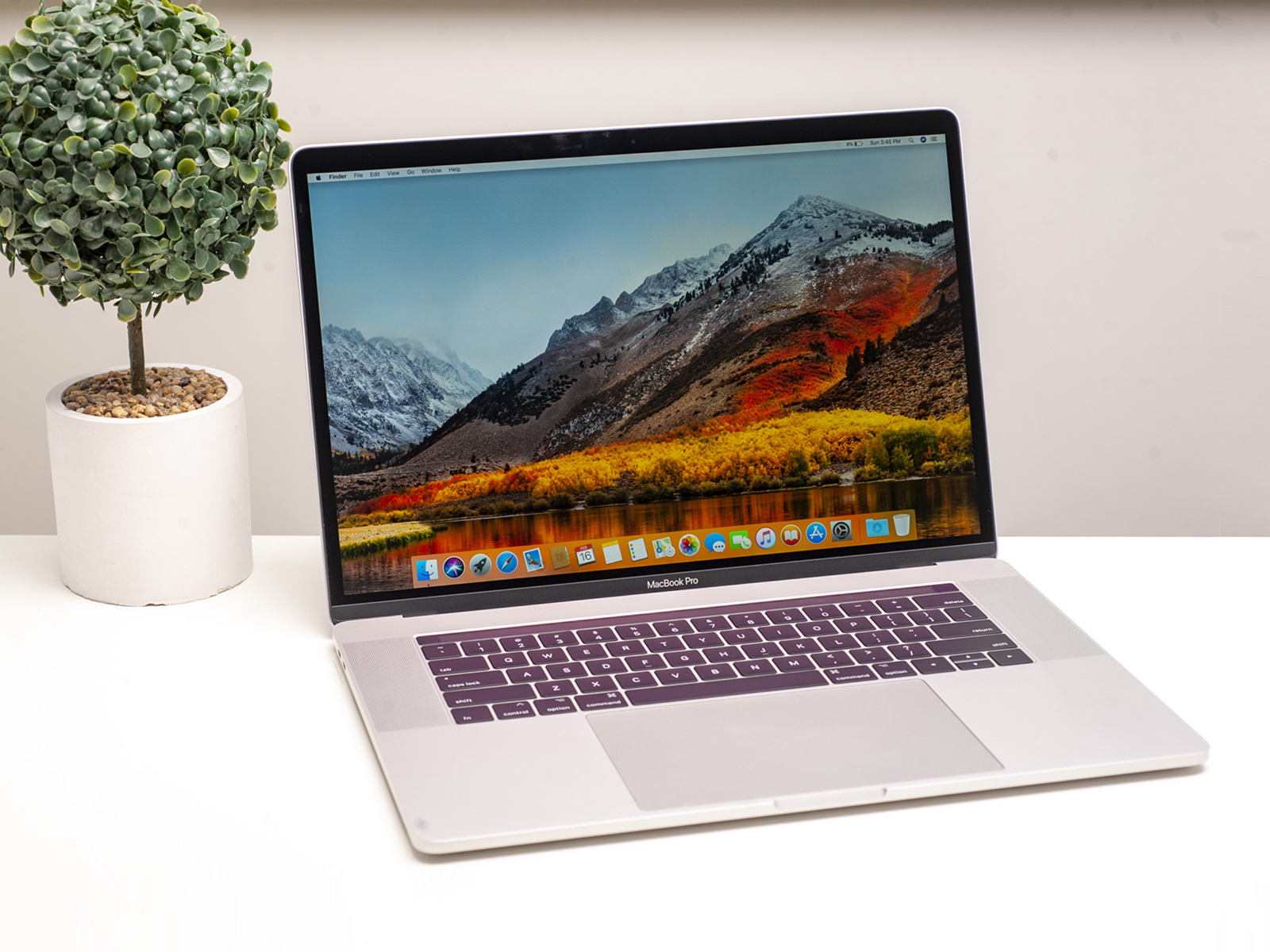 Apple MacBook Pro 15 Silver 2016 (MLW72) б/у