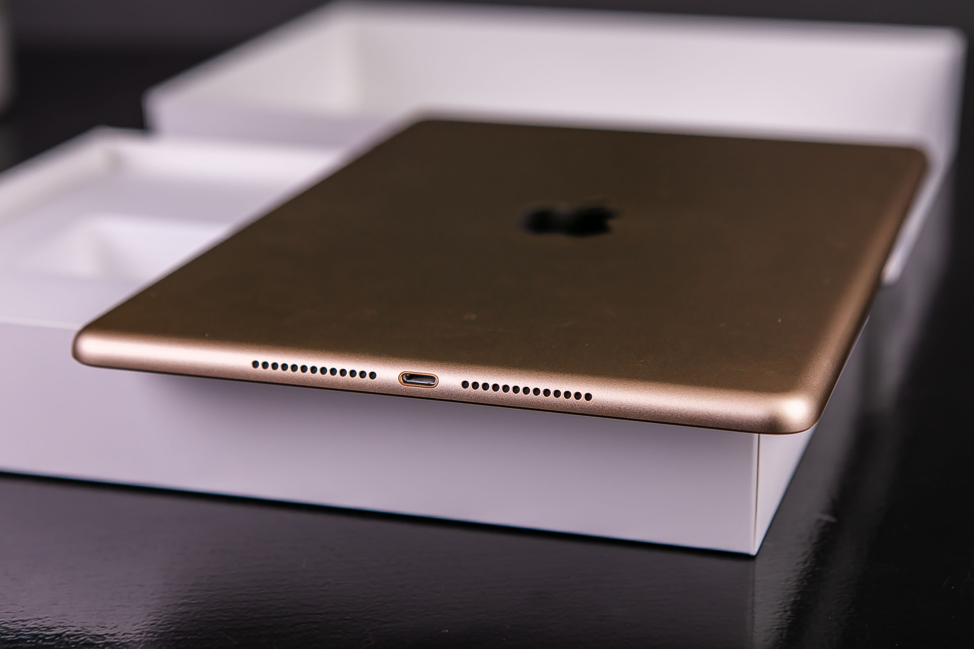 iPad 9.7' (2017) Wi-Fi, 32gb, Gold б/у