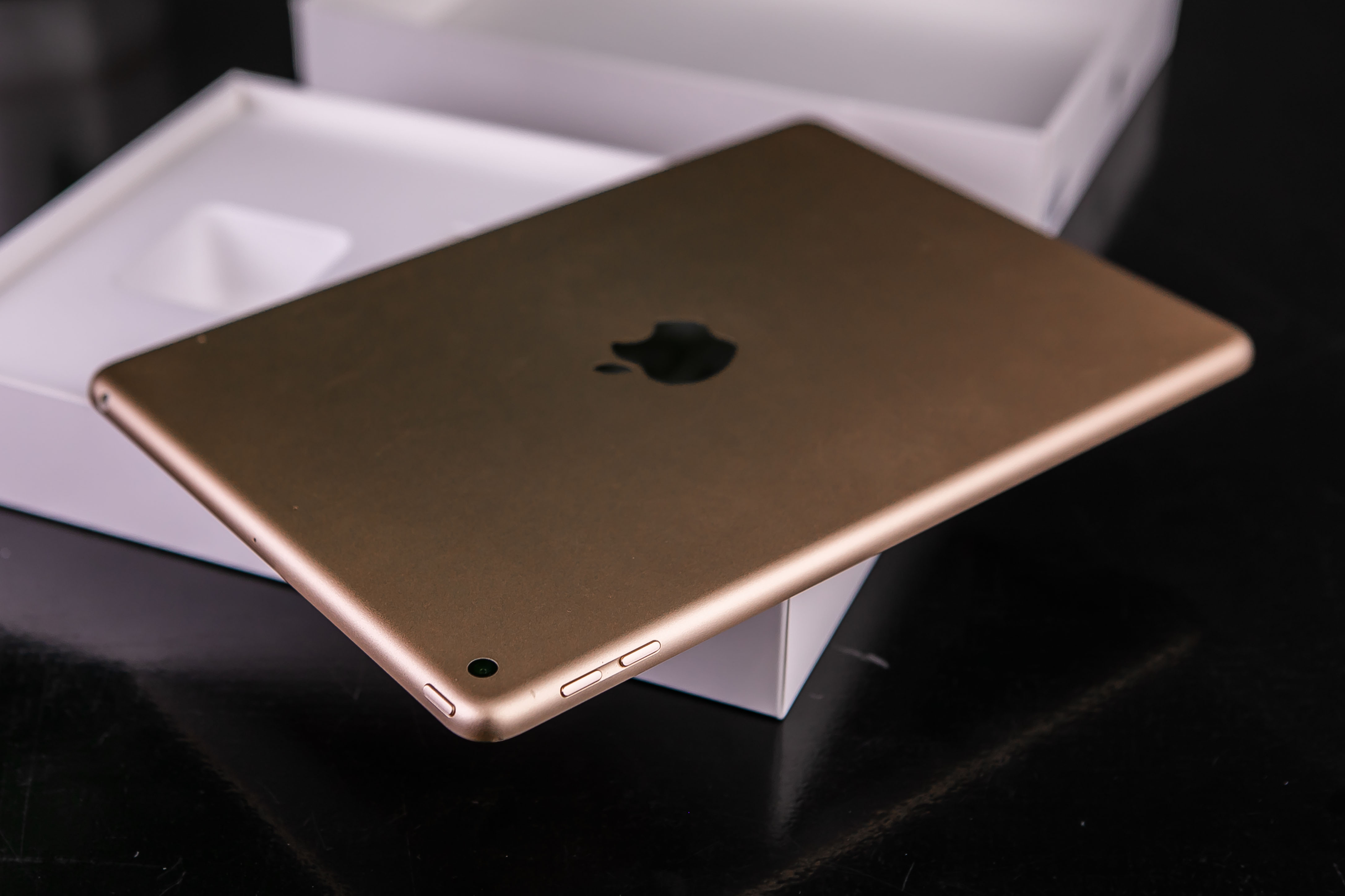 iPad 9.7' (2017) Wi-Fi, 32gb, Gold б/у